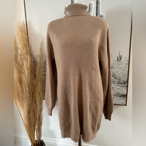 Knitted sweater dress from Shein in size medium. Oatmeal colour - Picture 7 of 8